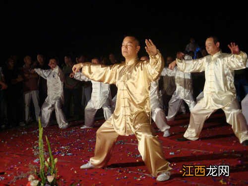 杨式太极拳“实脚转”原则