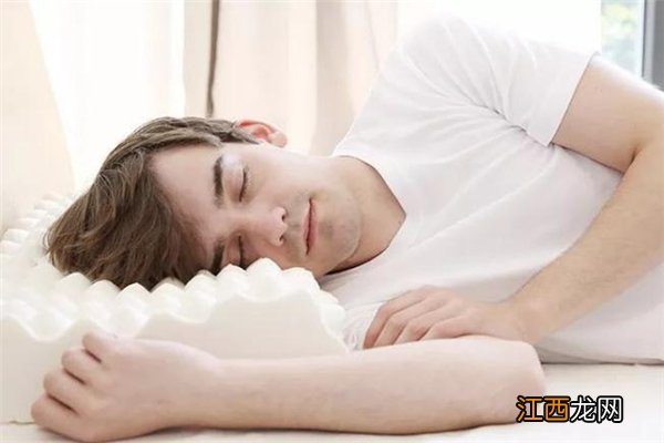 乳胶枕头的正确睡法 乳胶枕头睡高的一面还是低的一面
