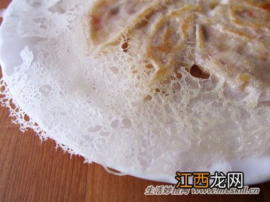 巧用不沾平底锅做冰花煎饺