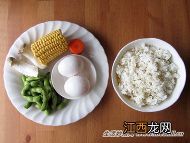 不用翻炒轻松做出米粒分明、色味俱佳的蛋炒饭