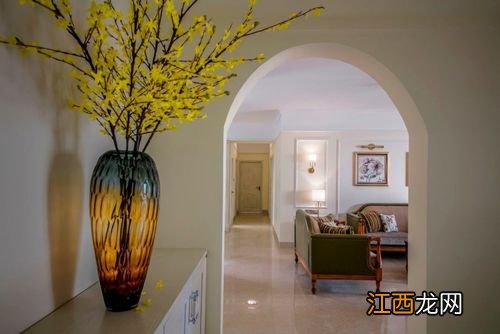 两边酒柜中间拱门图片 客厅装修拱门造型能不能拆掉,客厅过道拱门造型图片