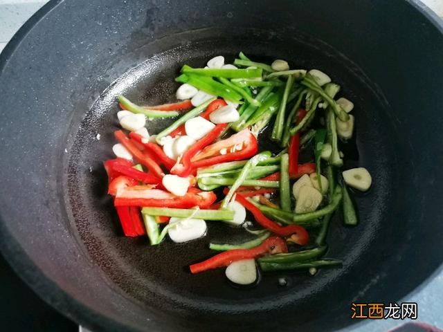 黑牛肝菌和什么一起煲汤最好喝,黑牛肝菌煲汤最佳做法,为好文章点赞