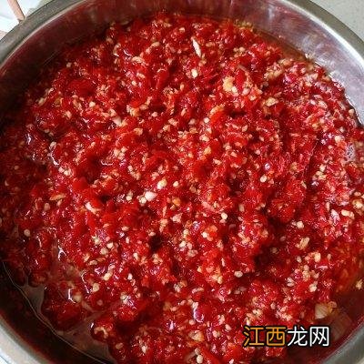 剁辣椒里面可以放油吗,剁辣椒里面能不能放油,这份美食攻略请收好