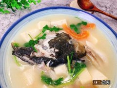 鱼头豆腐汤都放什么调料,鱼头豆腐汤要放什么佐料去腥,告诉你的家人