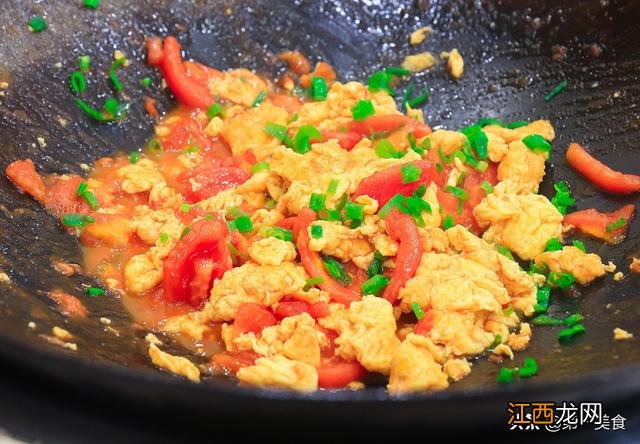 什么油炒鸡蛋最好吃,用什么油可以炒鸡蛋,文章引网友点赞