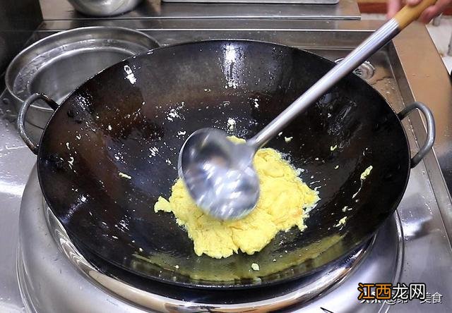 什么油炒鸡蛋最好吃,用什么油可以炒鸡蛋,文章引网友点赞