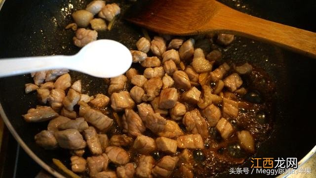 哺乳期吃什么菜下奶,哺乳期吃什么菜最下奶,有用的文章