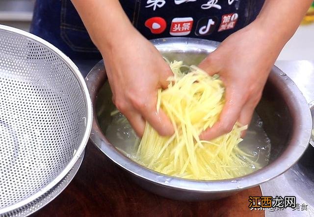 青椒土豆丝又叫什么名字,青椒土豆丝的高雅叫法,写的特别好的文章