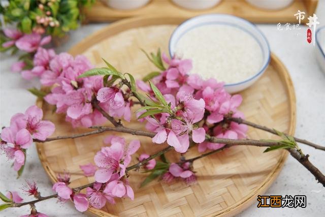 桃花可以制作成什么食物,桃花可以怎么吃,请阅读这段文字