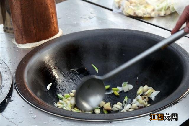 炒菜油为什么一定要热,炒菜的料油要加热吗,点的知识点总结