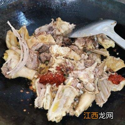 鸭肉和什么炒最好吃 鸭肉用什么配菜炒好吃