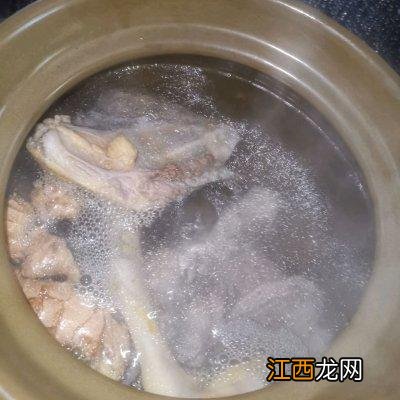 鸭肉和什么炒最好吃 鸭肉用什么配菜炒好吃