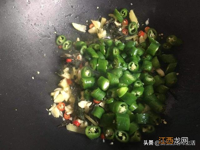 湖南小鱼仔怎么炒好吃 烟熏小鱼仔怎么炒好吃