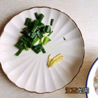 虾仁炒啥比较好吃 虾仁炒什么好