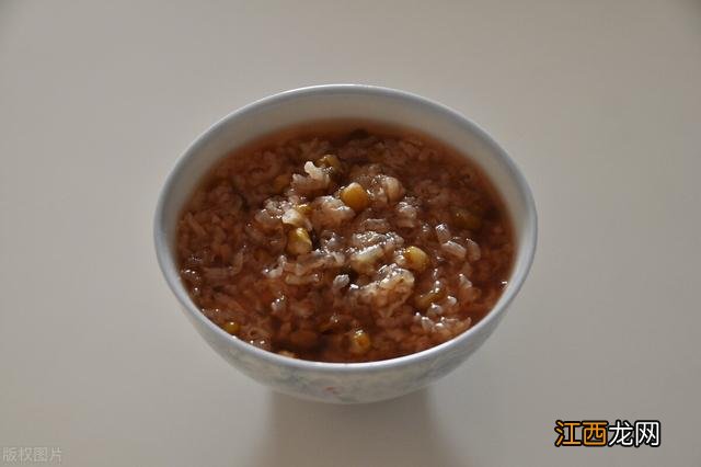 喝绿豆汤有什么功效和作用 煮绿豆汤用什么功能