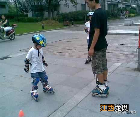 怎么样会把溜冰学会,怎样教自家孩子学第一堂轮滑课？