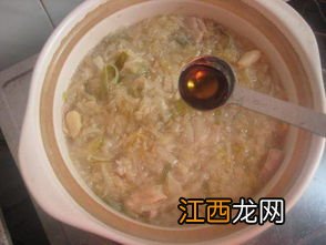 东北的酸菜怎样炖才好吃呢 东北猪肉炖酸菜做法