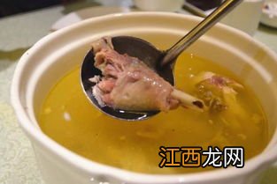 怎么炖鸡汤呢 炖鸡汤加什么材料好吃