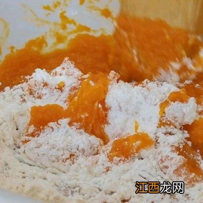 做南瓜饼要放什么东西 做甜南瓜饼需放什么材料