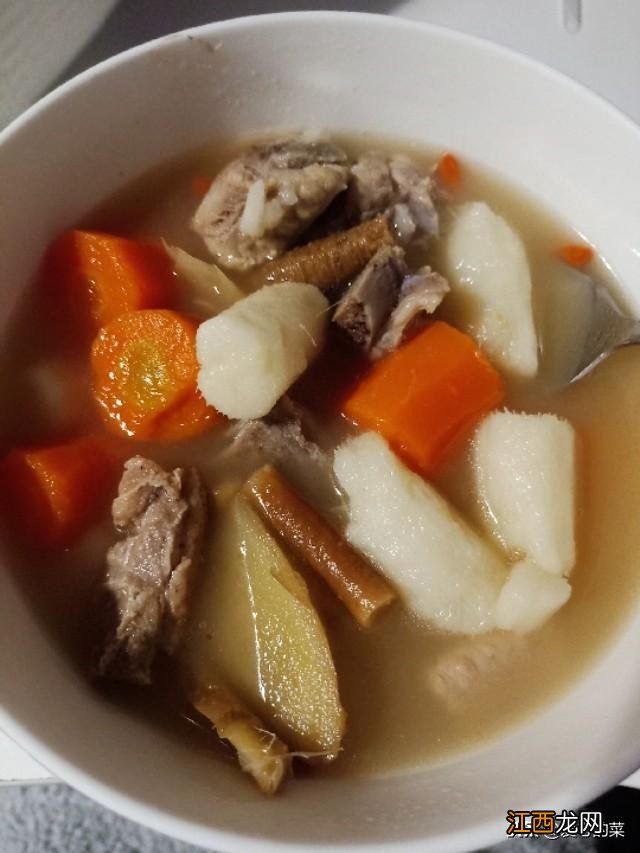 炖排骨汤枸杞什么时候放最好 枸杞炖汤什么时候放