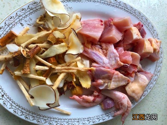 感冒了煲点什么汤吃比较好 秋天感冒煮点什么汤最好简单易做菜