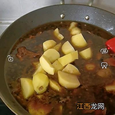 鹅肉和什么一起烧最好吃 烧鹅里面加什么好吃一点