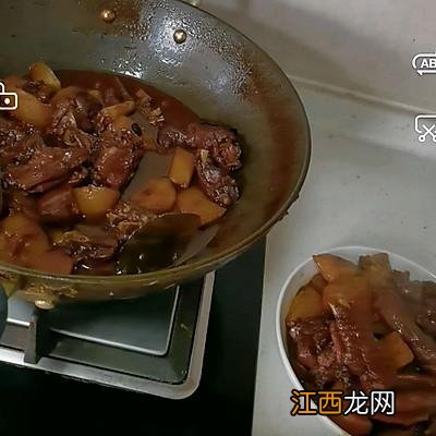 鹅肉和什么一起烧最好吃 烧鹅里面加什么好吃一点