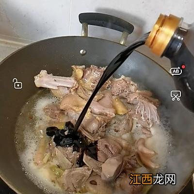 鹅肉和什么一起烧最好吃 烧鹅里面加什么好吃一点