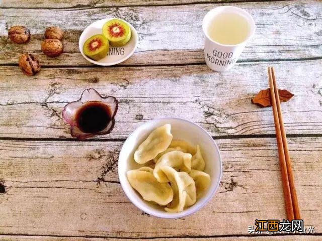 红色饺子皮用什么材料 红色水饺用什么做成的