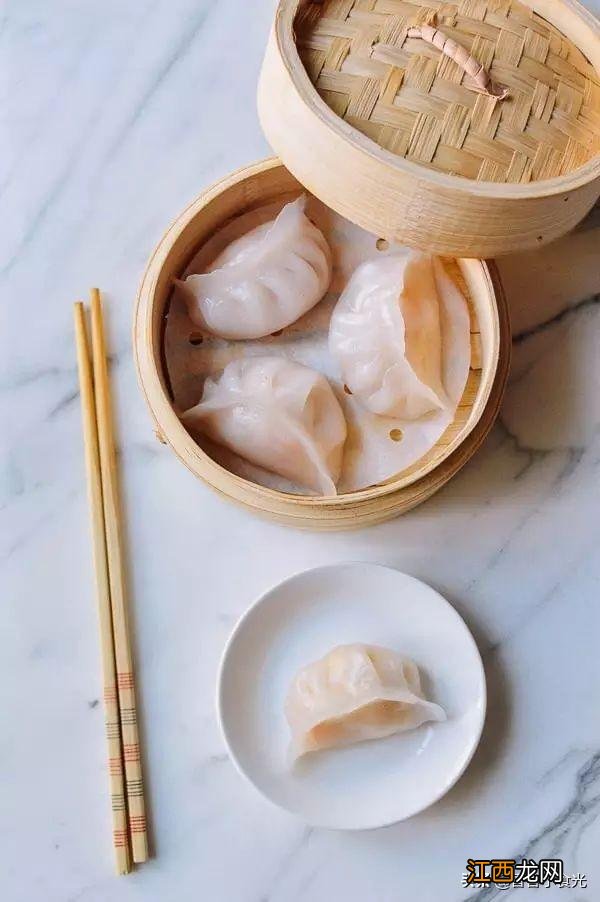 红色饺子皮用什么材料 红色水饺用什么做成的