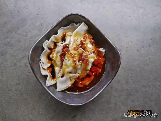 红色饺子皮用什么材料 红色水饺用什么做成的