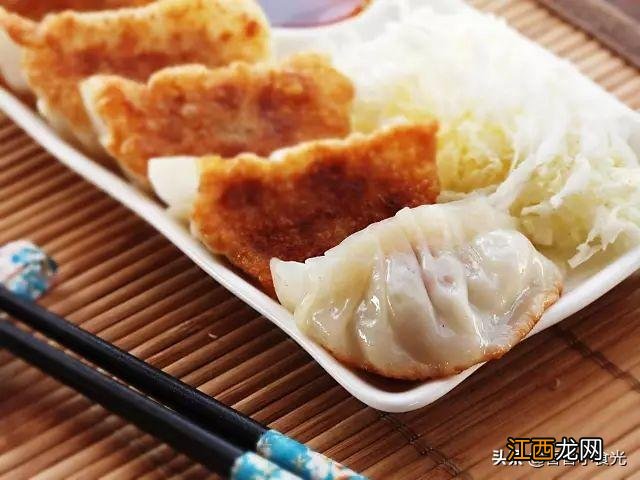 红色饺子皮用什么材料 红色水饺用什么做成的
