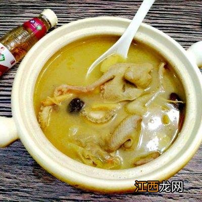 鸽子汤配什么食物最佳 鸽子汤放什么好