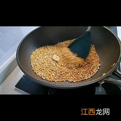 大米搭配什么煮粥最好 大米熬粥放什么菜好