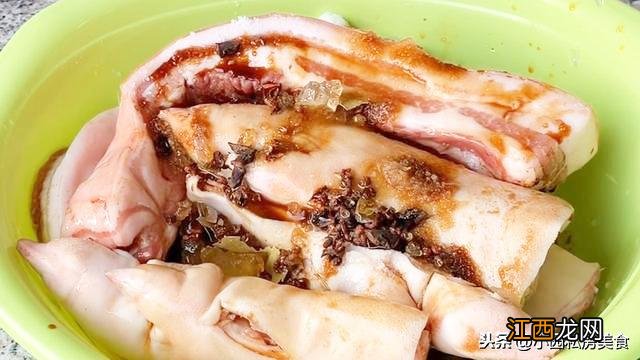 炒腊肉放什么调料 炒猪脚放什么配料