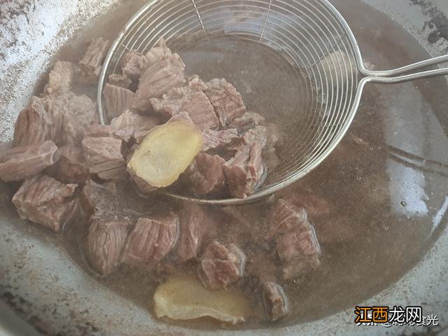 清炖牛肉汤的配料 牛肉汤放什么调料调味