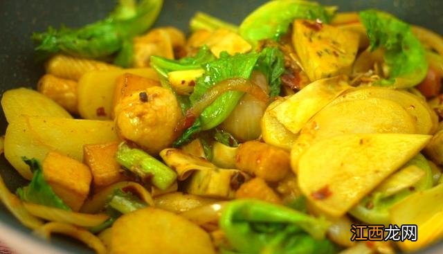 麻辣香锅的全部食材 辣椒里面放什么调料比较香