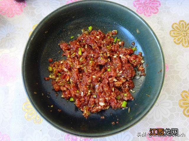 煮牛肉放什么调料最好 肉馅里放什么调料好吃
