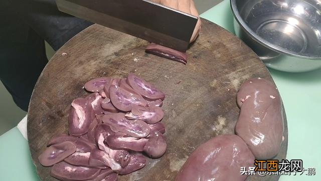 猪腰子硬怎么回事 猪腰子发硬 发脆是什么原因