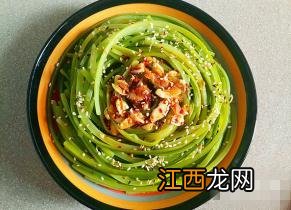 喝完蘑菇汤胃难受 为什么吃完蘑菇和蒜苗 胃难受