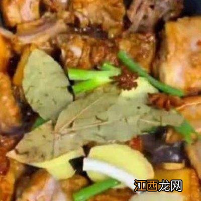 女人吃排骨炖什么最好 排骨炖什么豆对女人喝最好