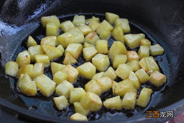 土豆炒什么好吃家常菜？土豆炒什么菜好吃，写的真不错