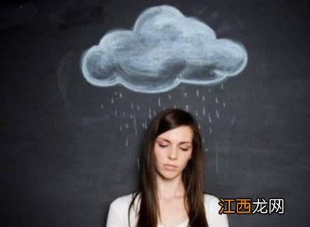 晚上熬夜都有什么坏处？女孩子熬夜的坏处，看完我大受启发