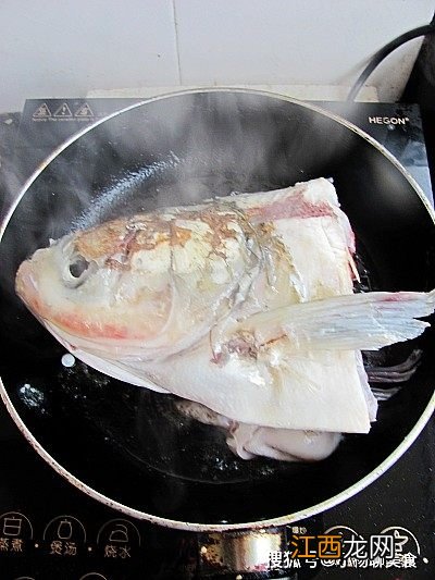 白菜豆腐鱼头汤，暖身健脑，健脾补气