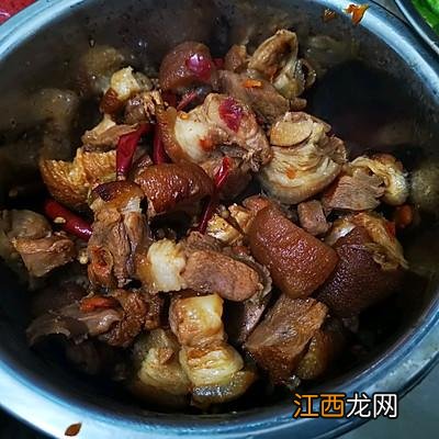 肘子炒什么好吃窍门？熟肘子怎么炒，此文太精彩了