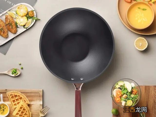 饭店厨师一般用什么锅炒菜?饭店都是什么锅炒菜,此文章简单靠谱