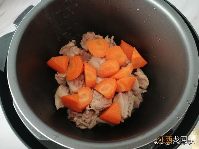 冬季鸭子炖什么最好吃？鸭子炖汤和什么炖好，文章讲的好实用