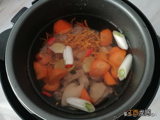 冬季鸭子炖什么最好吃？鸭子炖汤和什么炖好，文章讲的好实用