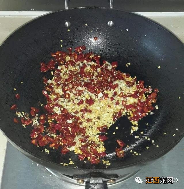 炒菜什么时候放花椒最好?做菜什么情况放花椒,你不知道的冷门小知识