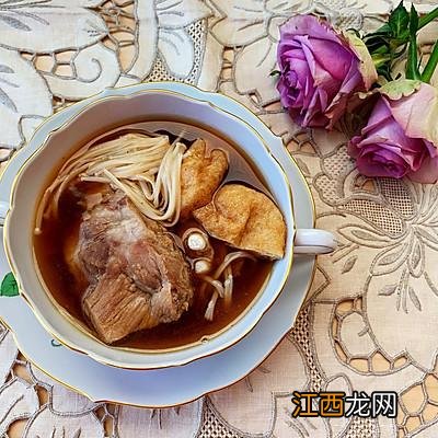 肉骨茶里面的酱油是什么酱油？肉骨茶的黑酱油是老抽吗，掌握这点，实用篇